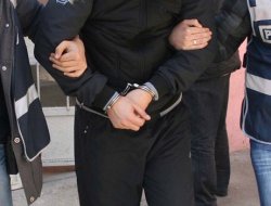 FETÖ DEN 4 KİŞİ GÖZALTINA ALINIRKEN 1 KİŞİ DE TUTUKLANDI