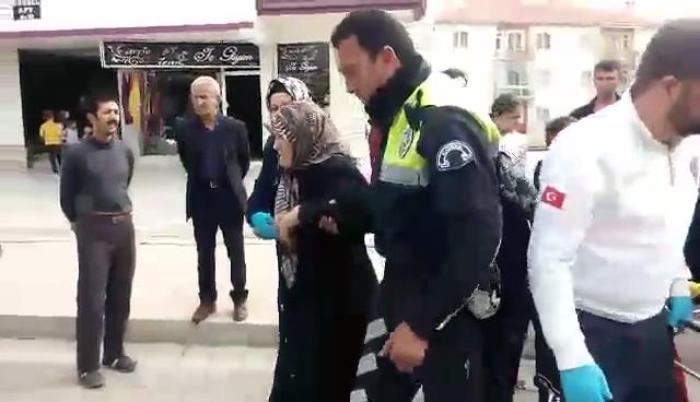 Trafik Polisinden Örnek Davranış!