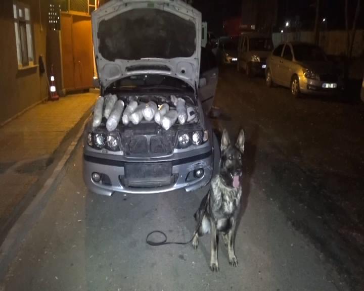 Otomobilde zulalanmış halde ;15 Kilo Esrar Çıktı