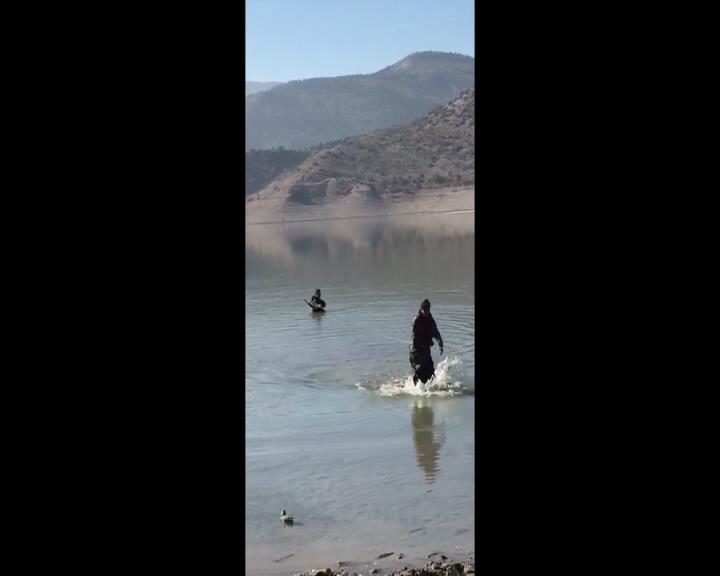 Ördek Avına Gitti, İtfaiye Erleri Kurtardı!