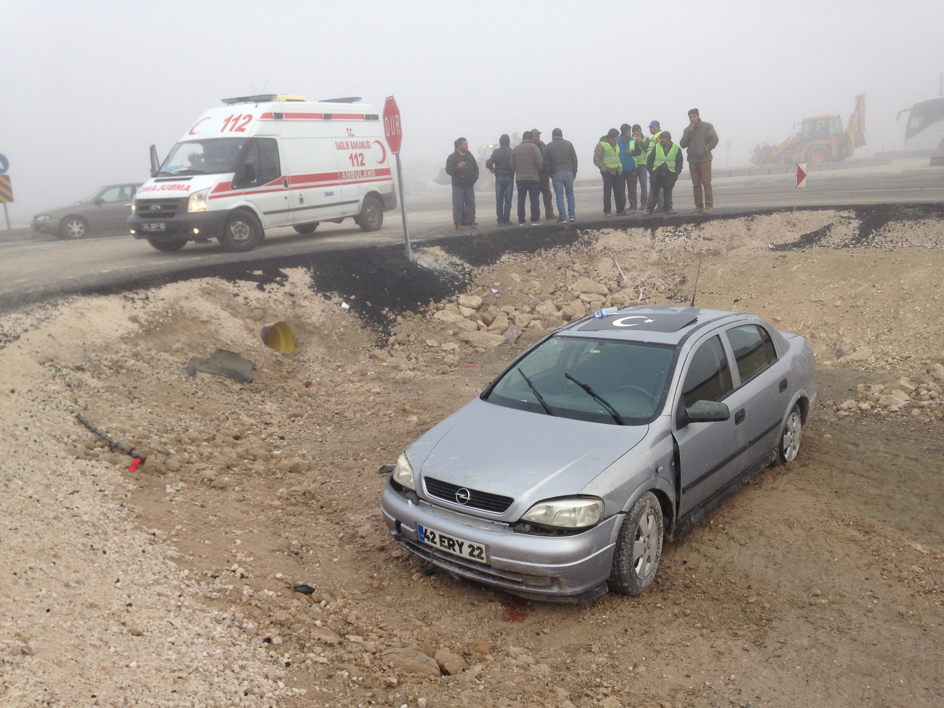 Sis Nedeniyle Yoldan Çıkan Otomobil Şarampole Uçtu