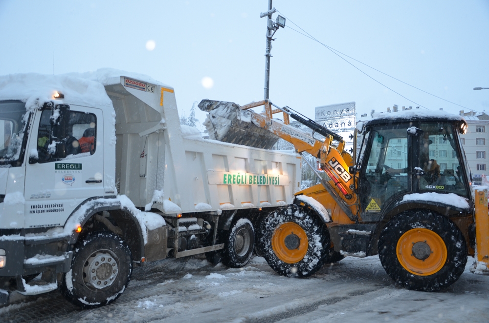 Ereğli Belediyesinden Karla Etkin Mücadele