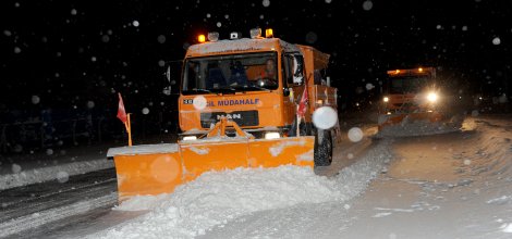 Büyükşehir’in Kar Mesaisi 24 Saat Devam Ediyor