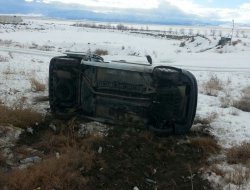 Hafif Ticari Araç Takla Attı: 3 Yaralı