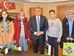 Özgüven TEOG Öğrencilerini Altınla ödüllendirdi