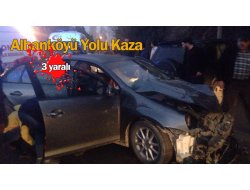 Otomobil ile Jiip çarpıştı; 3 yaralı