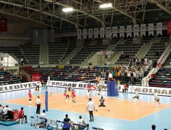 Voleybol Takımımız Finallerde