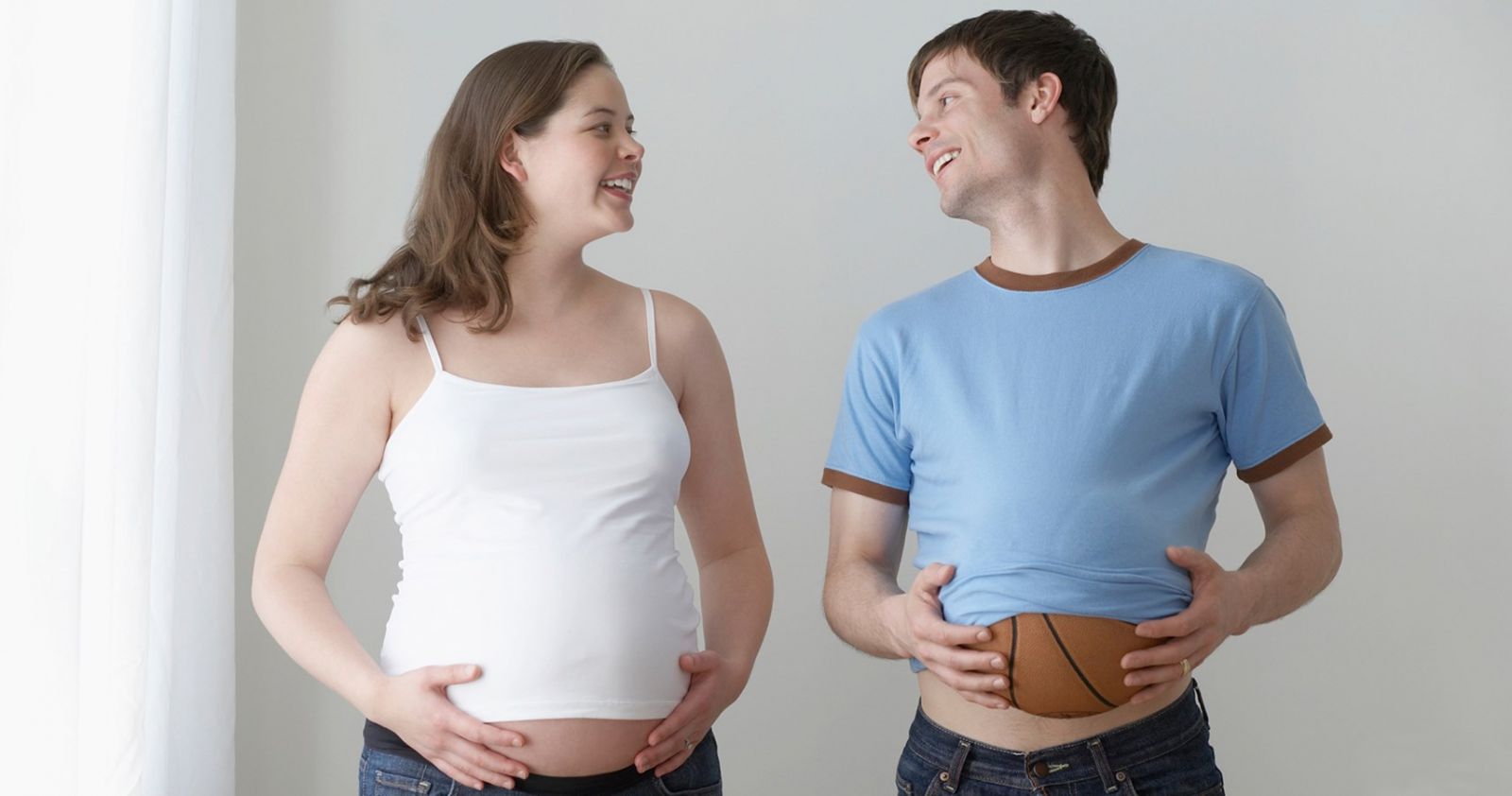 GEBELİKTE BABANIN DESTEĞİ ANNEYİ RAHAT ETTİRİYOR