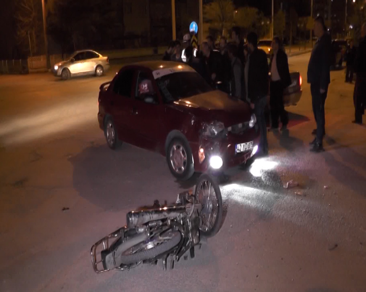 Otomobil ile çarpışan motosiklet sürücüsü ağır yaralandı