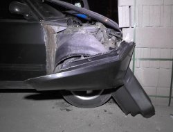 DİREKSİYON BAŞINDA KRİZ GEÇİREN OTOMOBİL SÜRÜCÜ YARALANDI