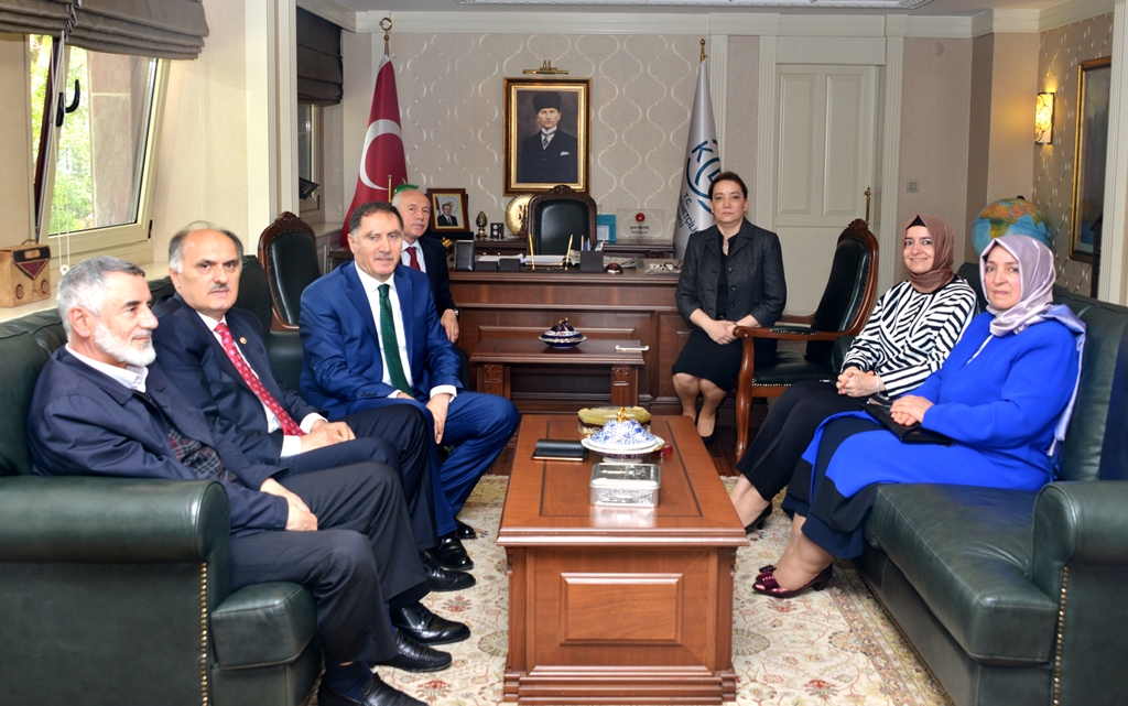 Aile ve Sosyal Politikalar Bakanı Kaya KDK’yı Ziyaret Etti