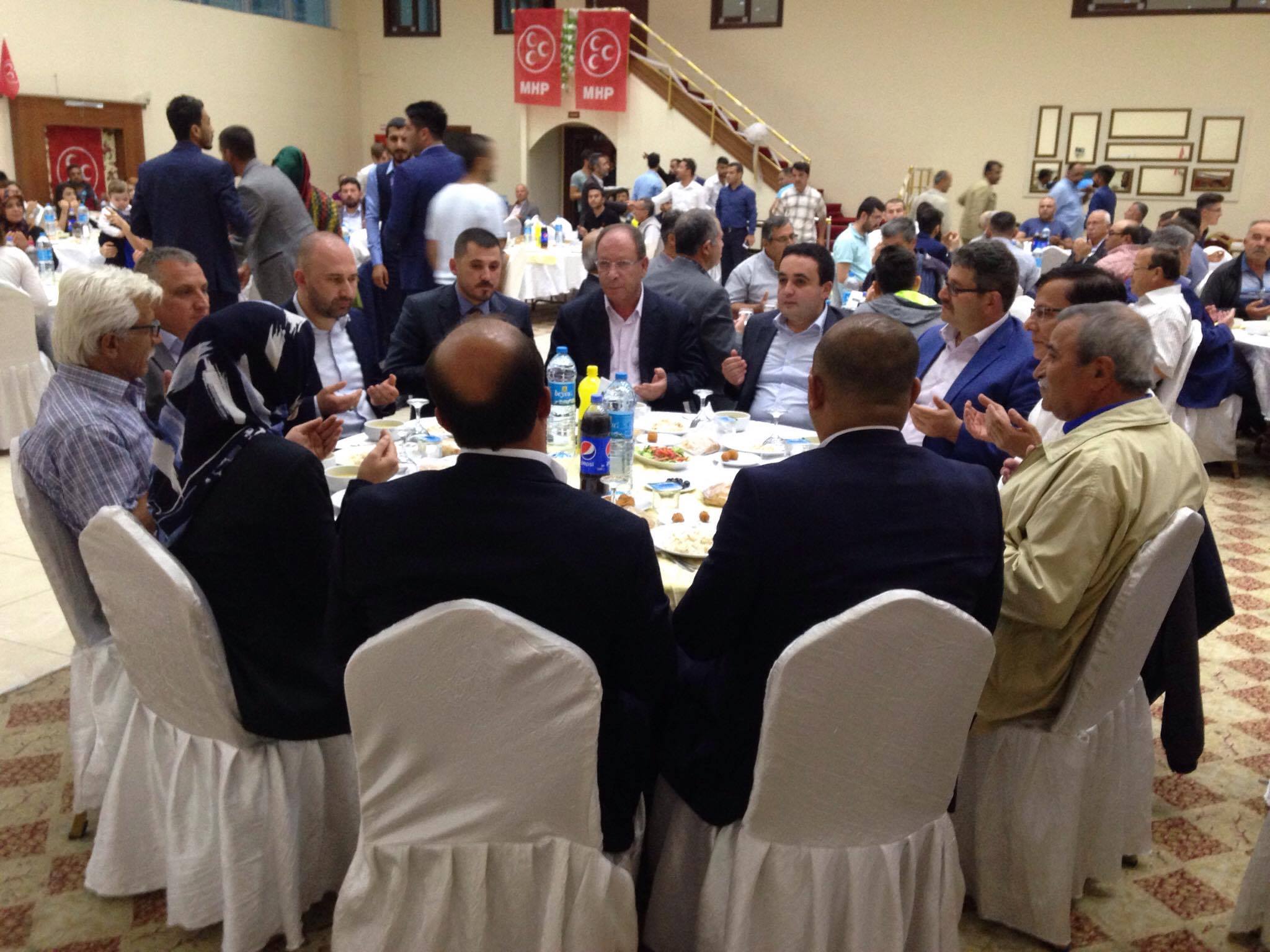 MHP’DEN İFTAR YEMEĞİ