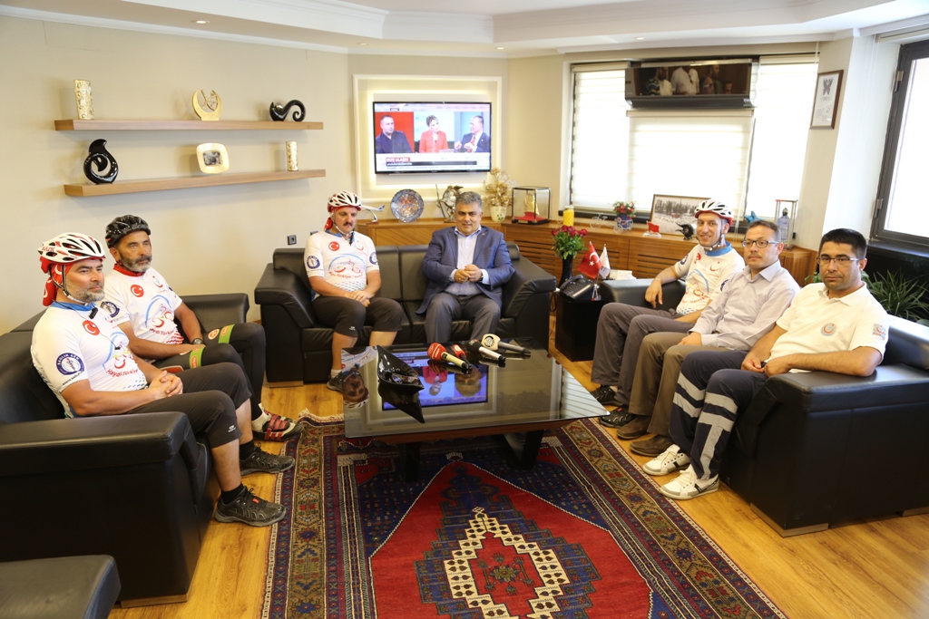 Başkan Özgüven: “Bu Yüce Millet 15 Temmuz Ruhunu Sonsuza Kadar Yaşatacaktır.”