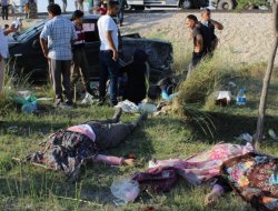 Kadın Tarım İşçilerini Taşıyan Kamyonet Takla Attı: 2 Ölü, 8 Yaralı