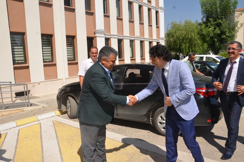 BAŞKAN ÖZGÜVEN’İ MAKAMINDA ZİYARET ETTİLER