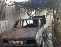 Park halindeki otomobil alev alev yandı!