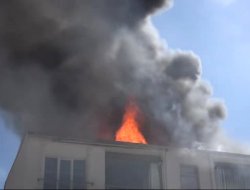 Çatıda Çıkan Yangında Alevlerin Arasında Kalan İşçi Öldü