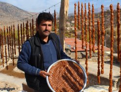 Kış aylarının vazgeçilmez yiyeceği Cevizli Sucuk