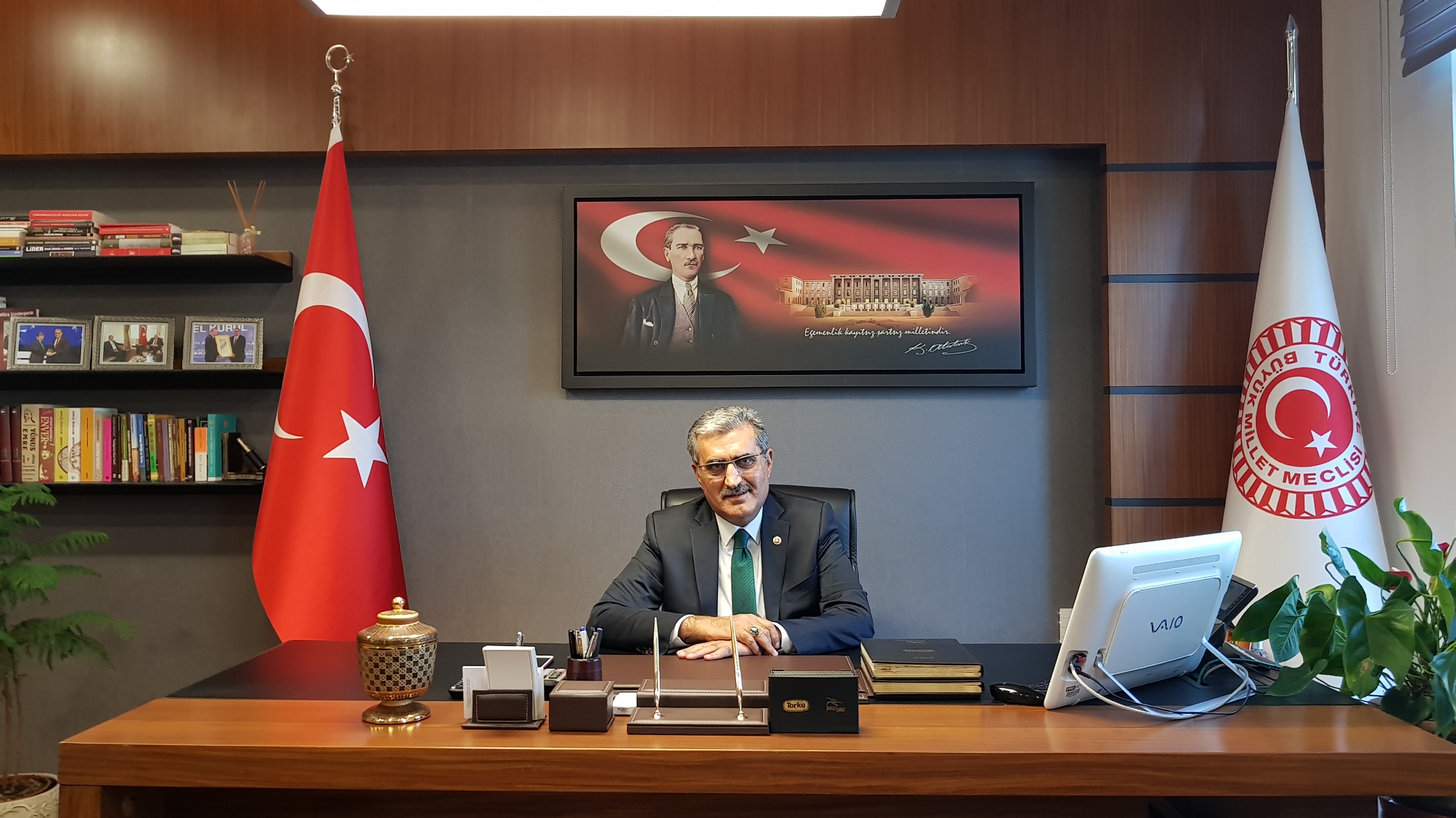 KURU BİNALAR, ÖĞRETMENLERLE İRFAN YUVASINA DÖNÜŞTÜ