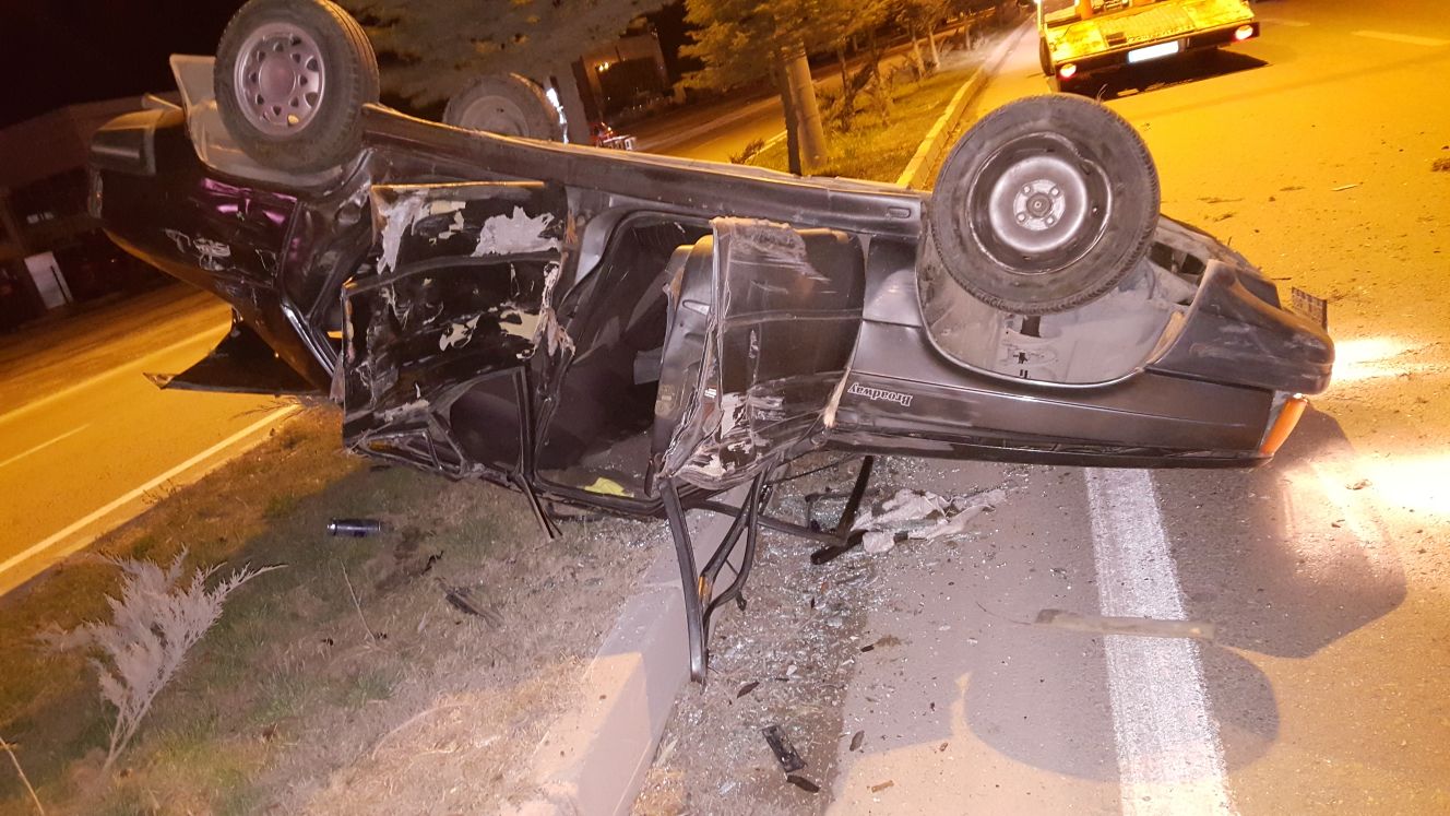 Kontrolden Çıkan Otomobil Takla Attı