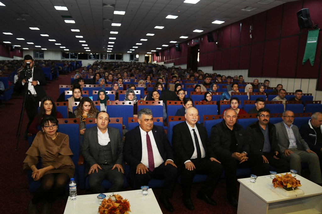 KİŞİSEL GELİŞİM ZİRVESİ’NE YOĞUN KATILIM