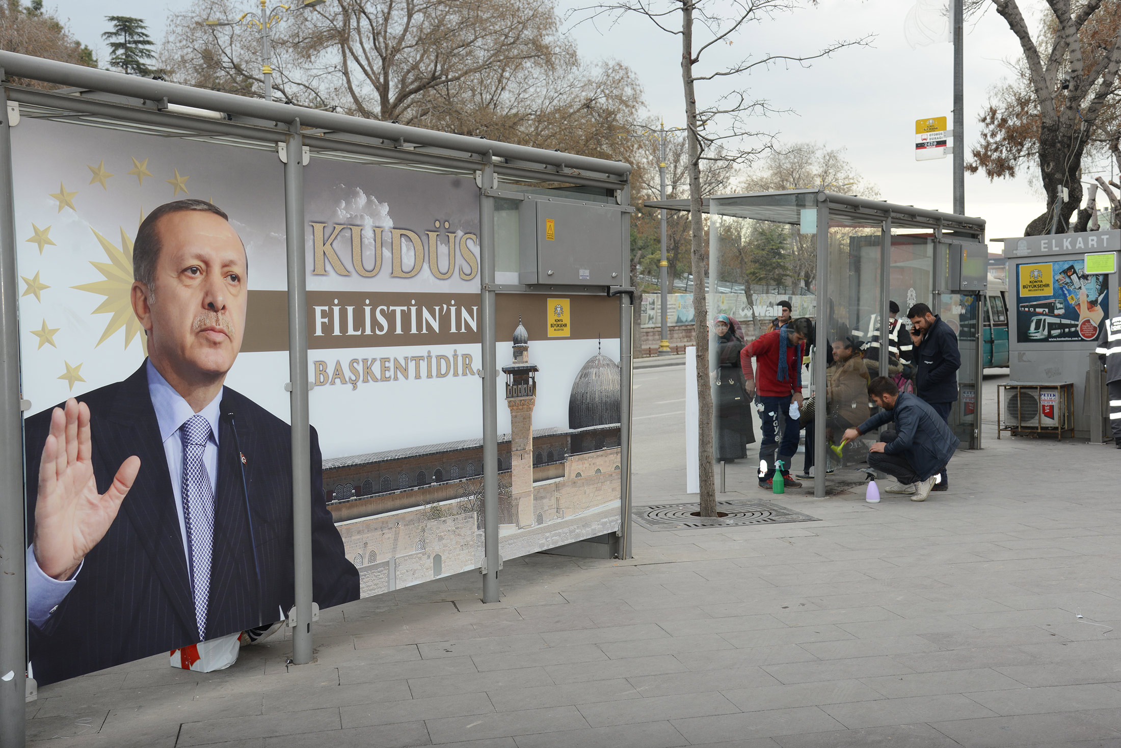 Büyükşehir’den “Kudüs Filistin’in Başkentidir” Temalı Otobüs Durağı