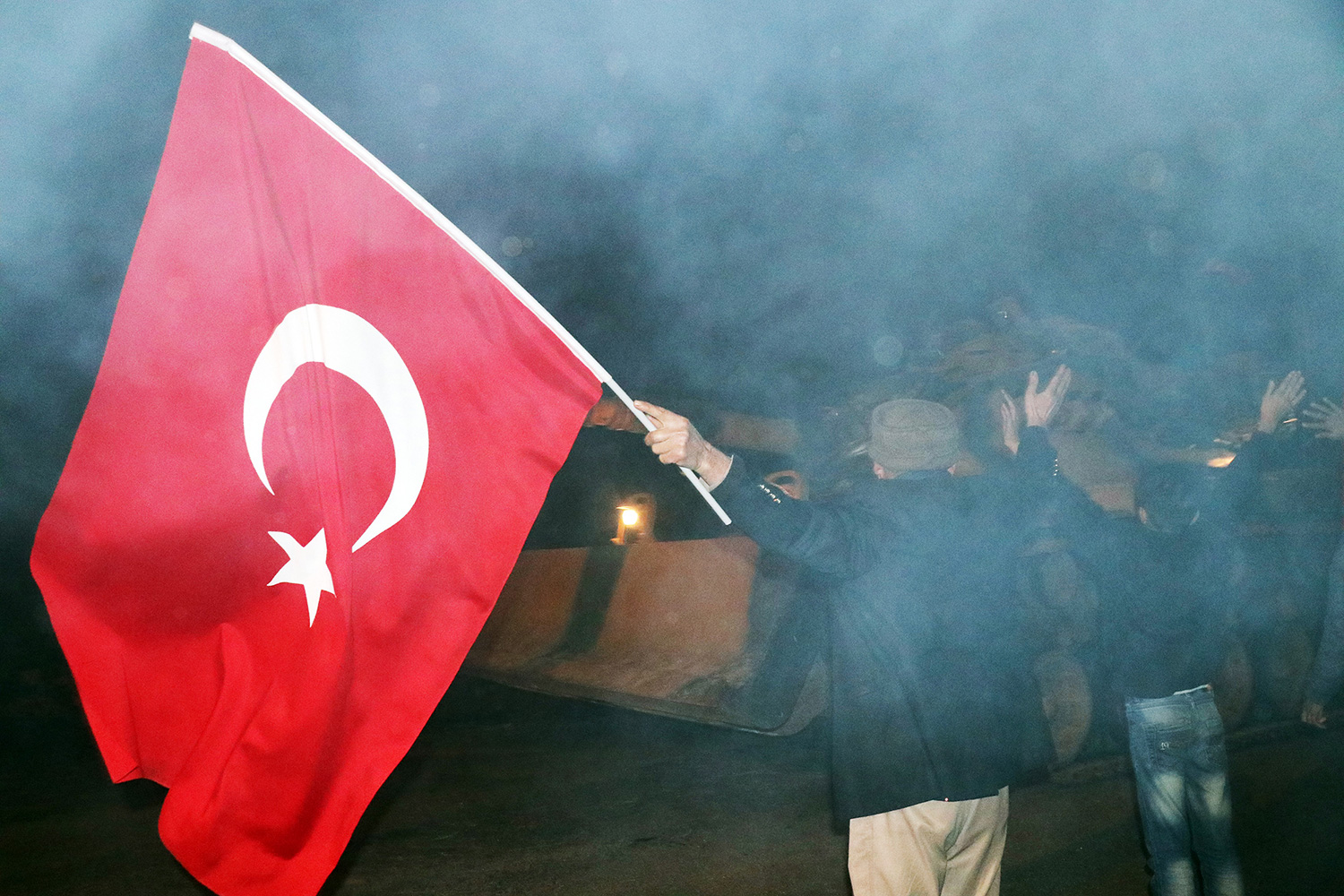 Kahraman Ordumuza Zafer Diliyoruz