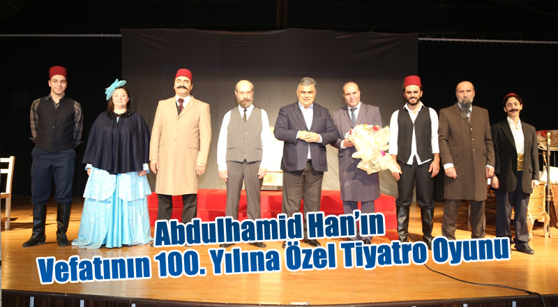 Tiyatro Oyununa İlgi Yoğundu