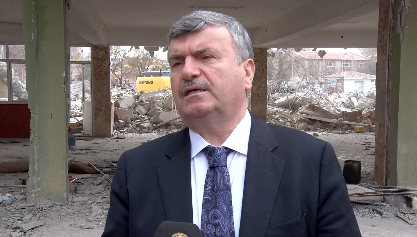 ESKİ STADYUM ALANI ÖNEMLİ ORANDA  YEŞİL ALAN VE MEYDAN OLACAK