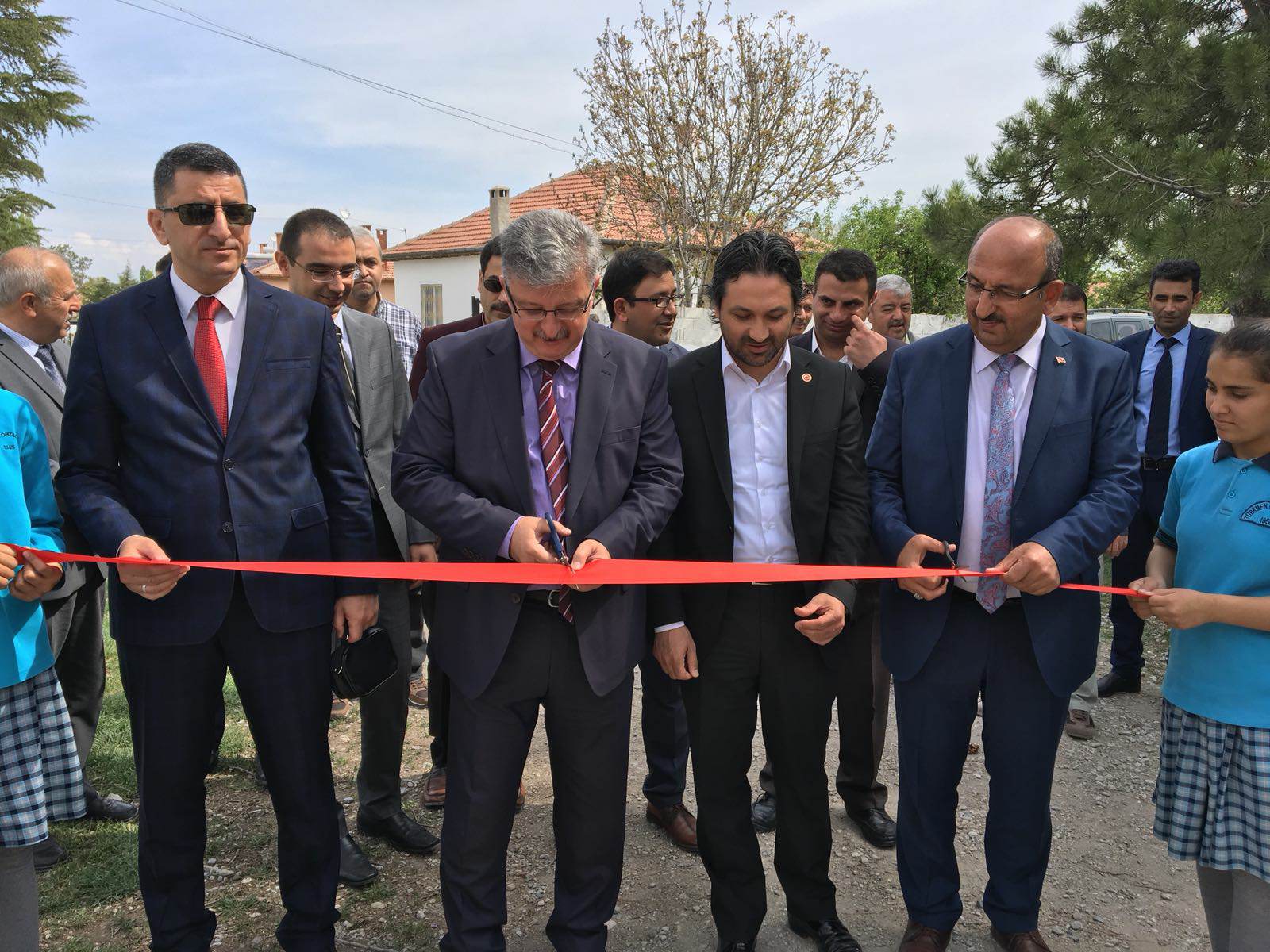 TÜRKMEN ORTAOKULU'NDA BİLİM FUARI AÇILDI