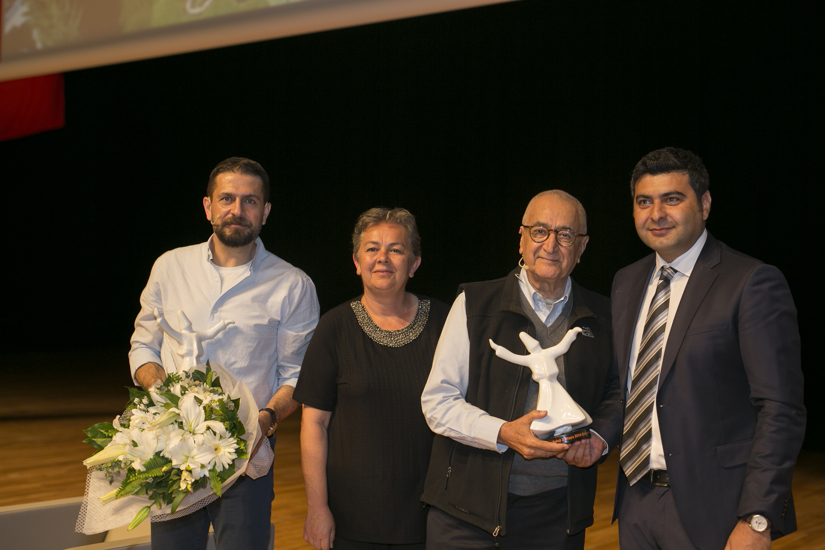 ESENTEPE KOLEJİ DAVET ETTİ, KONYALILARA CÜCELOĞLU VE DOĞRU KONFERANS ZİYAFETİ VERDİ