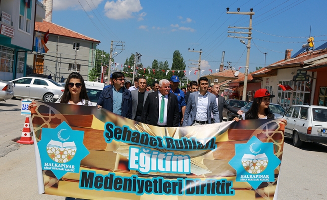 HALKAPINAR'DA GENÇLİK YÜRÜYÜŞÜ YAPILDI