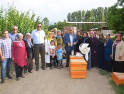 GİRİŞİMCİ KADINLARIMIZIN DESTEKÇİSİYİZ