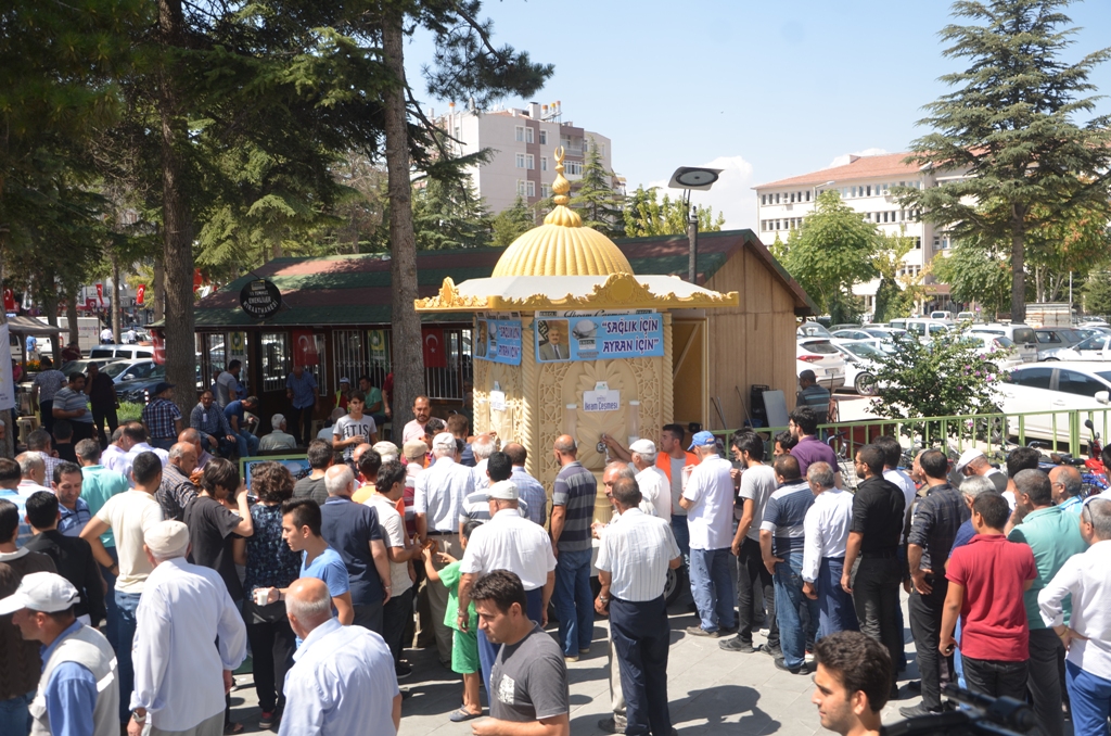 SÜT ŞEHRİNDE İKRAMLAR AYRAN, SÜT, SÜTLÜ TATLI