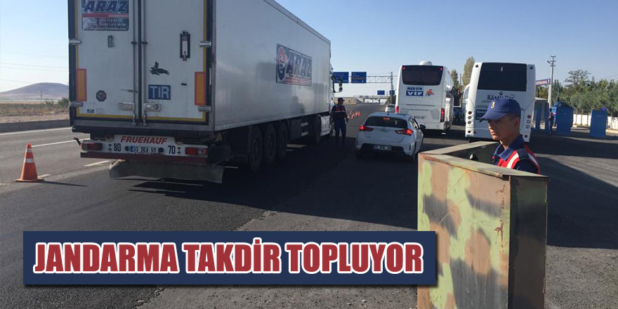 JANDARMA TAKDİR TOPLUYOR