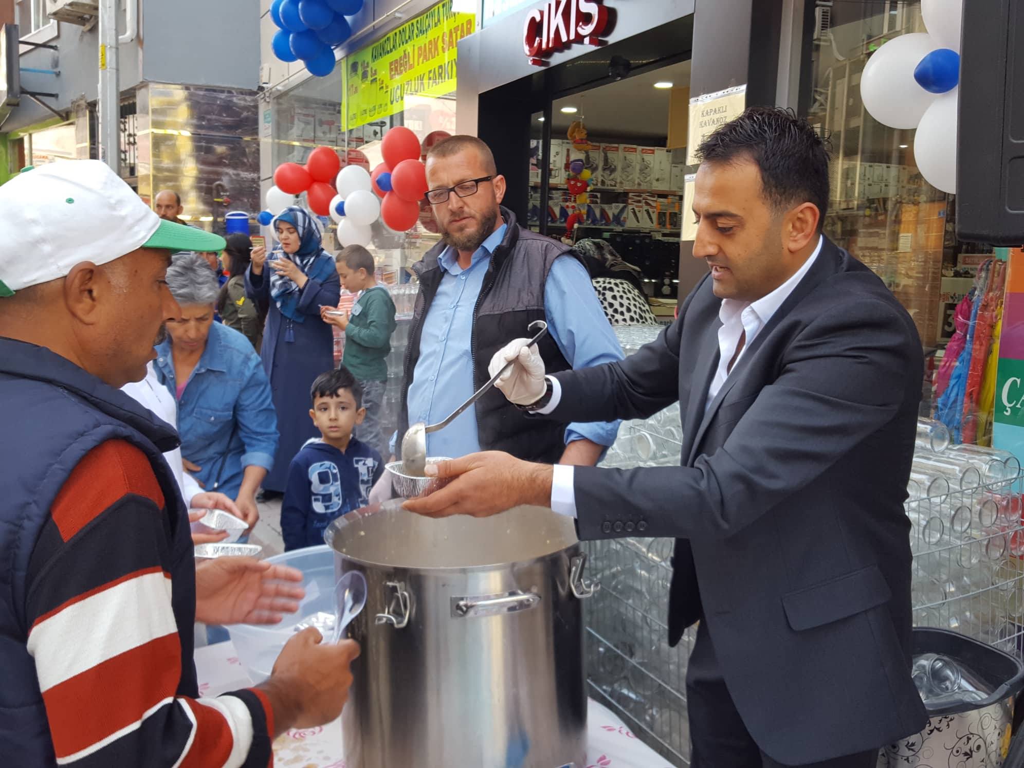 Ereğli Park Alışveriş Merkezi'nden Aşure İkramı