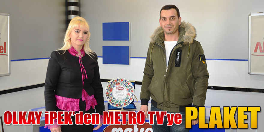 Nuran OLKAY İPEK'den Metro Tv Teşekkür Plaketi.