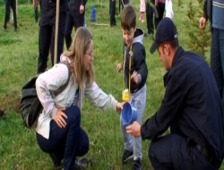 Minik yürekler fidan dikti