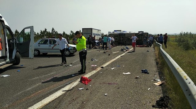 1 Mayıs Kutlaması Yolunda, Kaza; 5 Ölü