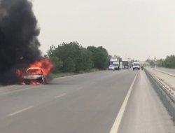 Yanan Otomobil demir yığınına döndü