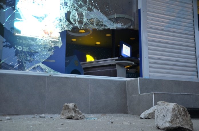 MASKELİ VE TAŞLI SOYGUN