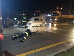 Seyir halindeki otomobil yandı