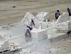 AKHÜYÜK’TE ÇALIŞMALAR HIZLA DEVAM EDİYOR