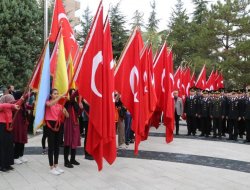 Ereğli’de 29 Ekim Kutlamalarında, Atatürk Anıtına Çelenk Sunma Programı Düzenlendi