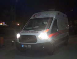 Yolda yürürken bıçaklandı