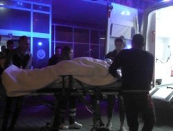 Tır otomobille çarpıştı: 1 ölü, 2 yaralı