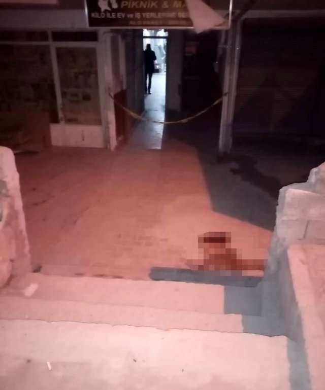 Merdivenden düşen adam öldü