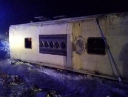 Otobüs devrildi 23 yaralı