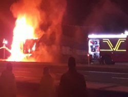 Tır alev topuna döndü