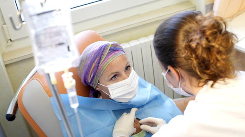 Kanser Hastaları Koronavirüsten Nasıl Korunmalıdır?